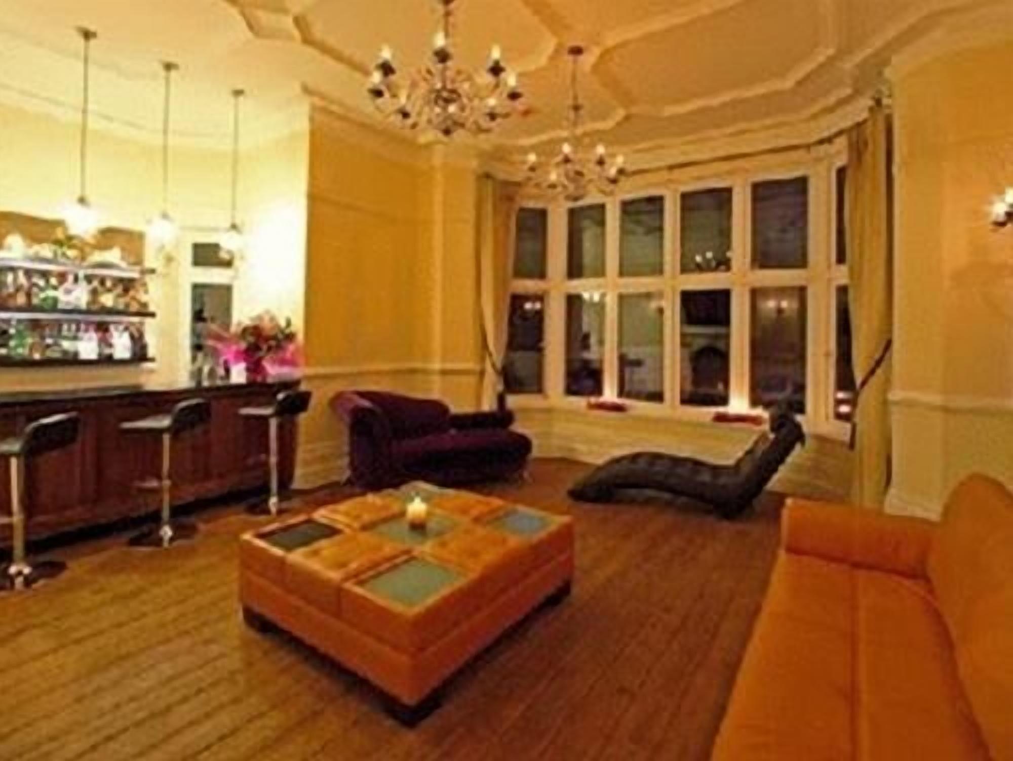 Space Boutique B&B - With Free Private Car Park Llandudno Luaran gambar